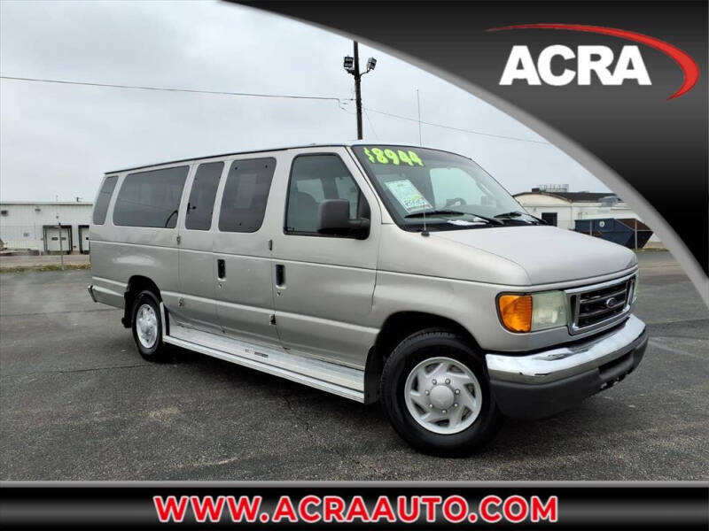 2005 Ford Econoline Wagon XL's photo