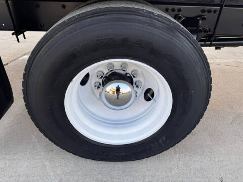 2018 Freightliner M2 106