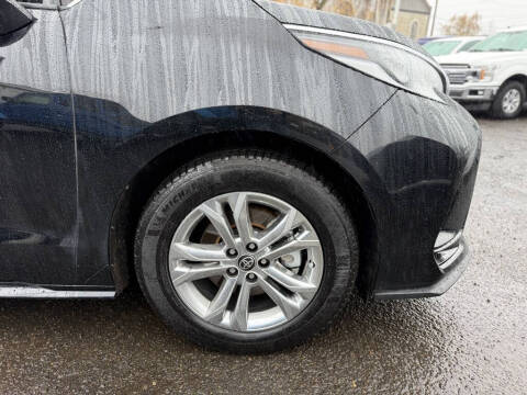 2022 Toyota Sienna XSE 7-Passenger