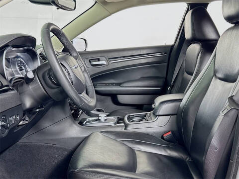 2023 Chrysler 300 Touring L