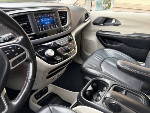 2020 Chrysler Pacifica Touring L