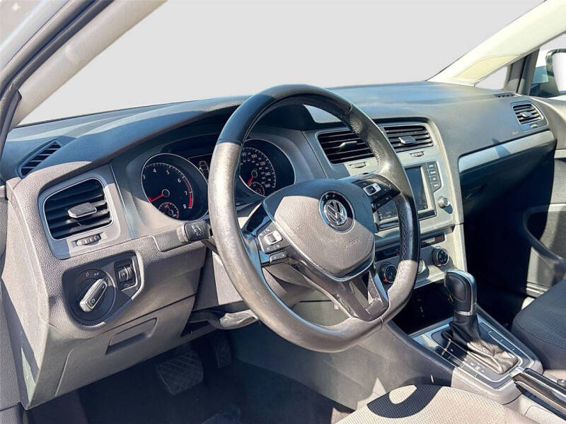 2016 Volkswagen Golf