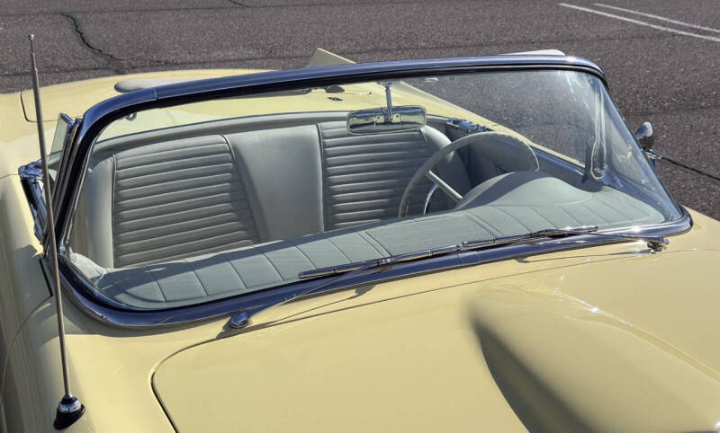 1957 Ford Thunderbird