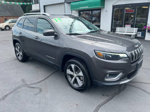 2019 Jeep Cherokee for sale at Auto Sales Center Inc in Holyoke MA