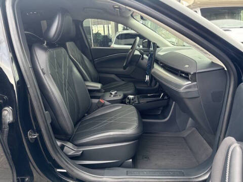 2022 Ford Mustang Mach-E Select