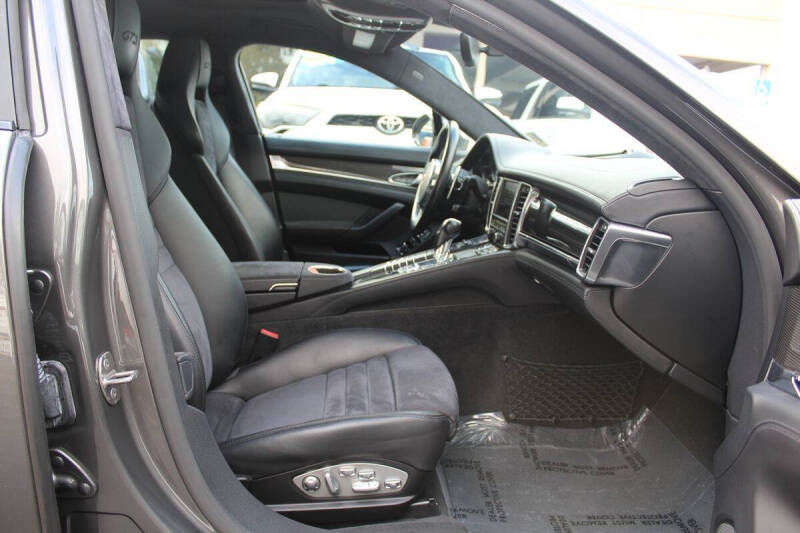 2015 Porsche Panamera GTS