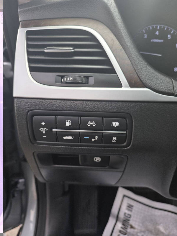 2015 Hyundai Genesis