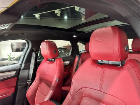 2023 Jaguar F-PACE P400 R-Dynamic S