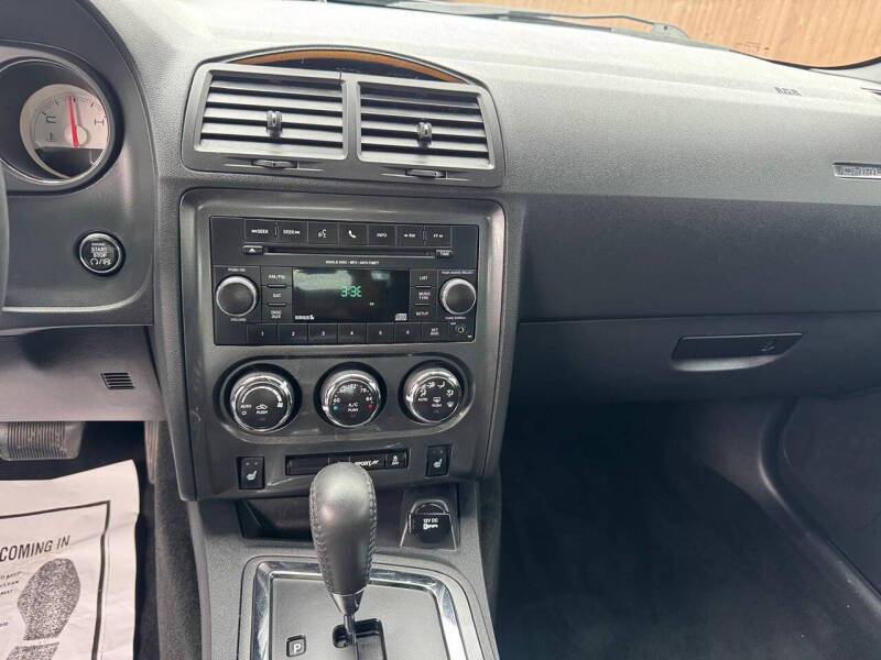 2014 Dodge Challenger SXT Plus