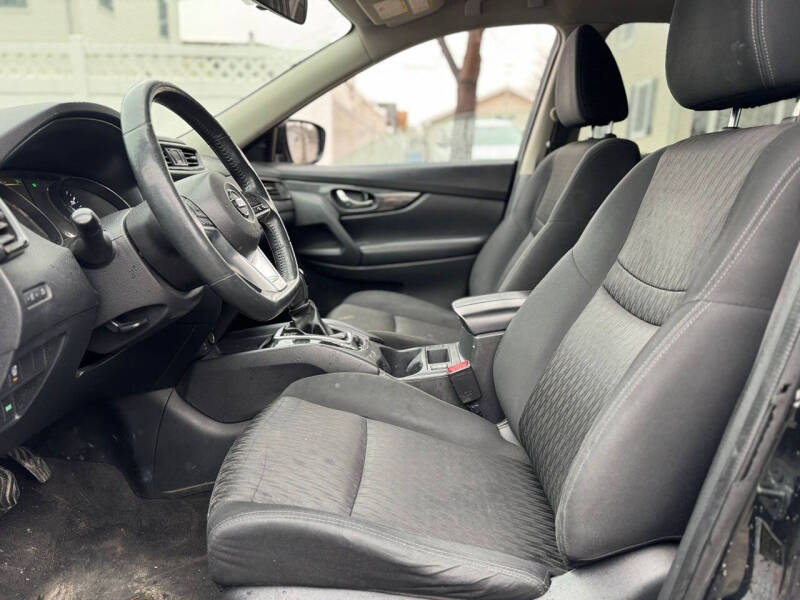 2017 Nissan Rogue SV