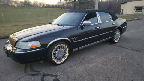 2009 Lincoln Town Car for sale at JC Auto Sales in Nanuet NY