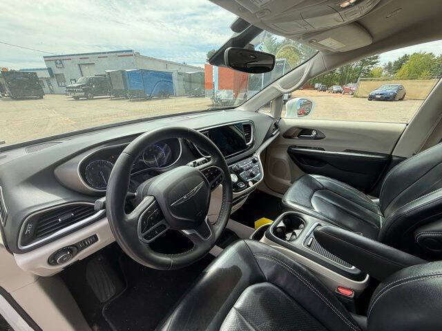 2022 Chrysler Pacifica Touring L
