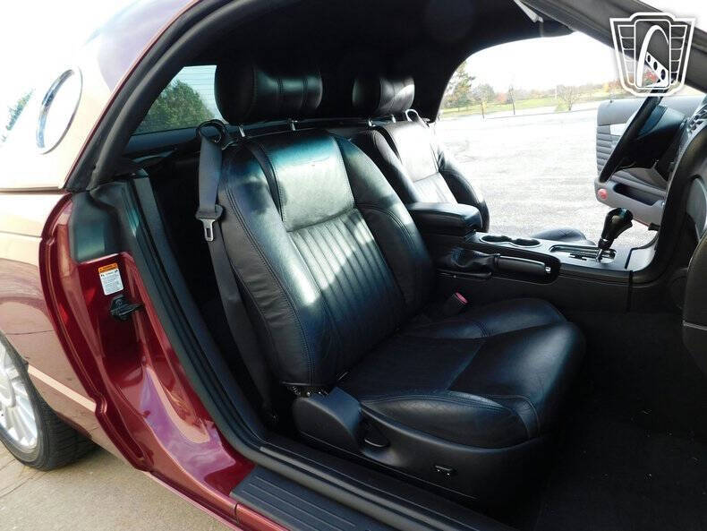 2004 Ford Thunderbird Deluxe