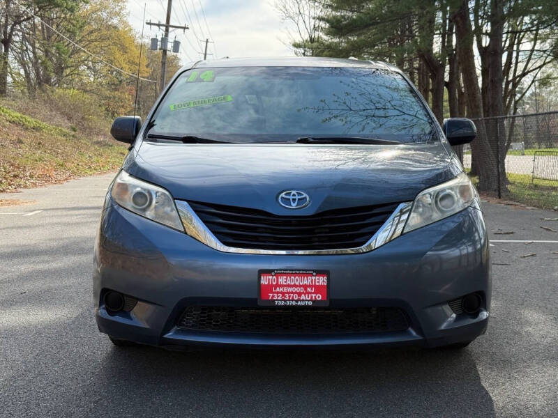 2014 Toyota Sienna LE Mobility 7-Passenger