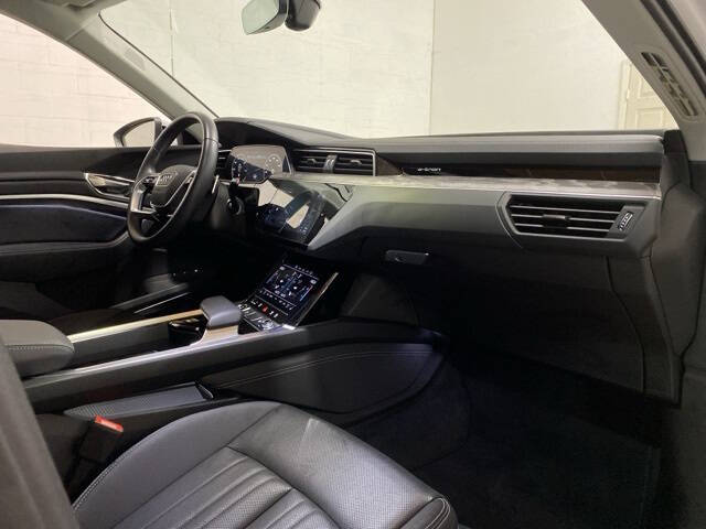 2024 Audi Q8 e-tron quattro Premium Plus