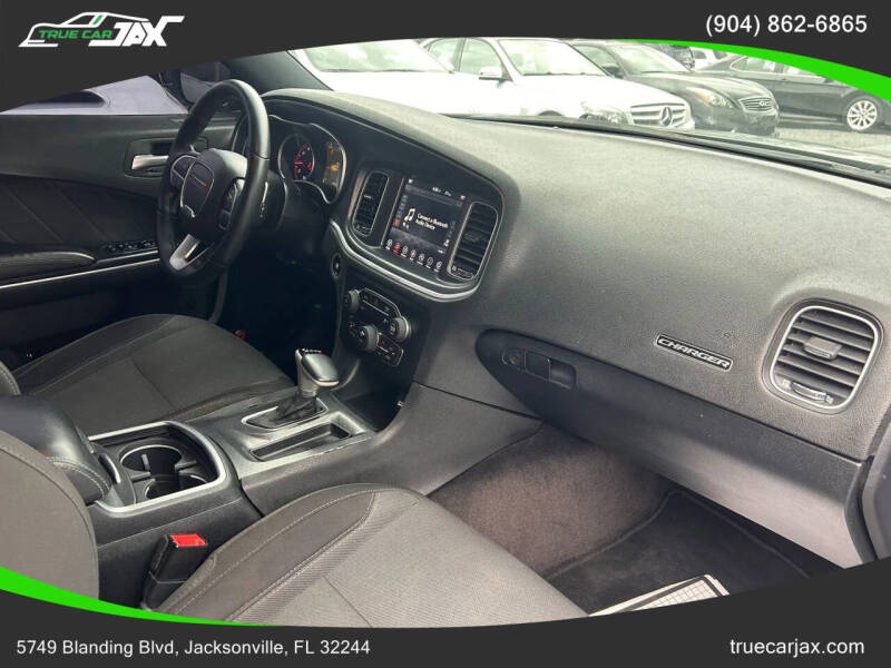 2017 Dodge Charger SXT