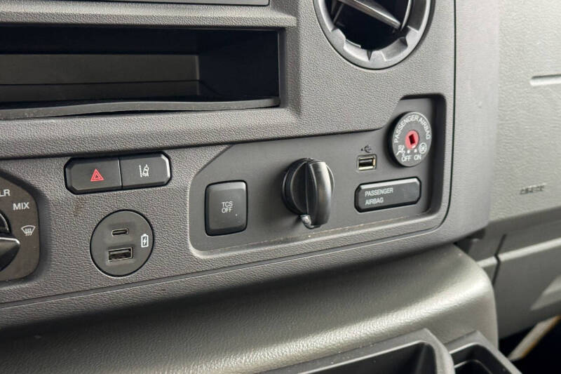 2024 Ford E-Series E-350 SD