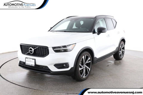 2022 Volvo XC40 T5 R-Design