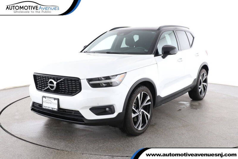 2022 Volvo XC40 T5 R-Design