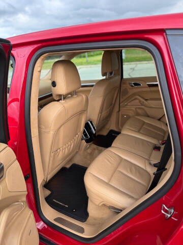 2013 Porsche Cayenne GTS