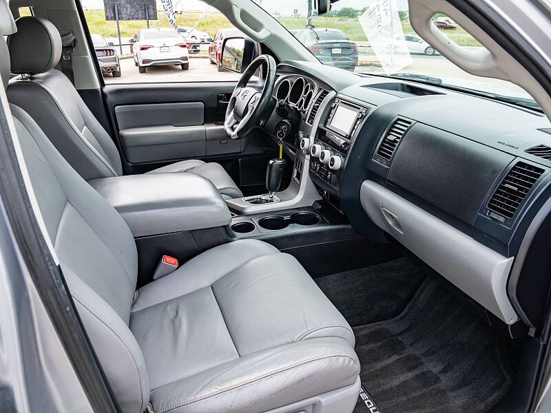 2017 Toyota Sequoia SR5