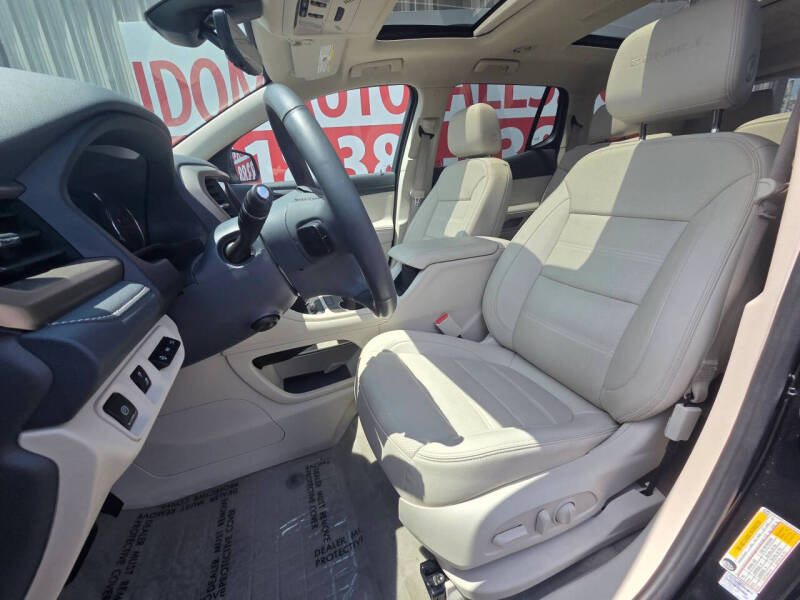 2023 GMC Acadia Denali