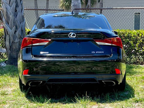 2017 Lexus IS 200t