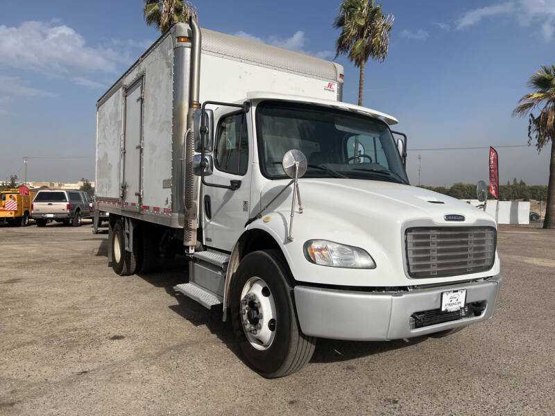 2012 Freightliner M2 106