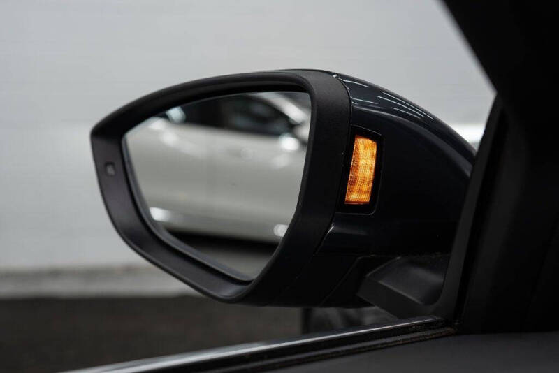 2021 Audi e-tron quattro Premium Plus