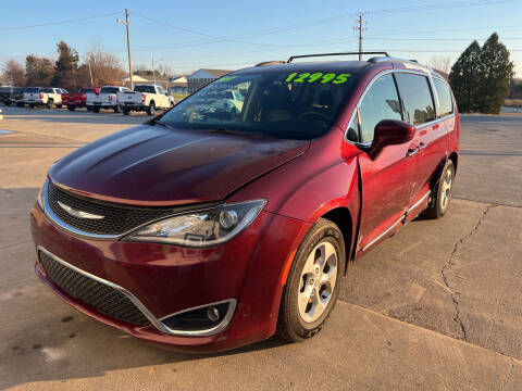 2017 Chrysler Pacifica for sale at Schmidt's in Hortonville WI