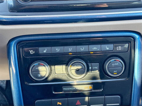 2019 Volkswagen Beetle 2.0T SE