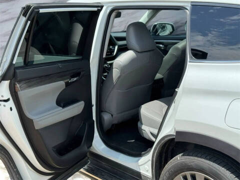 2022 Toyota Highlander Platinum