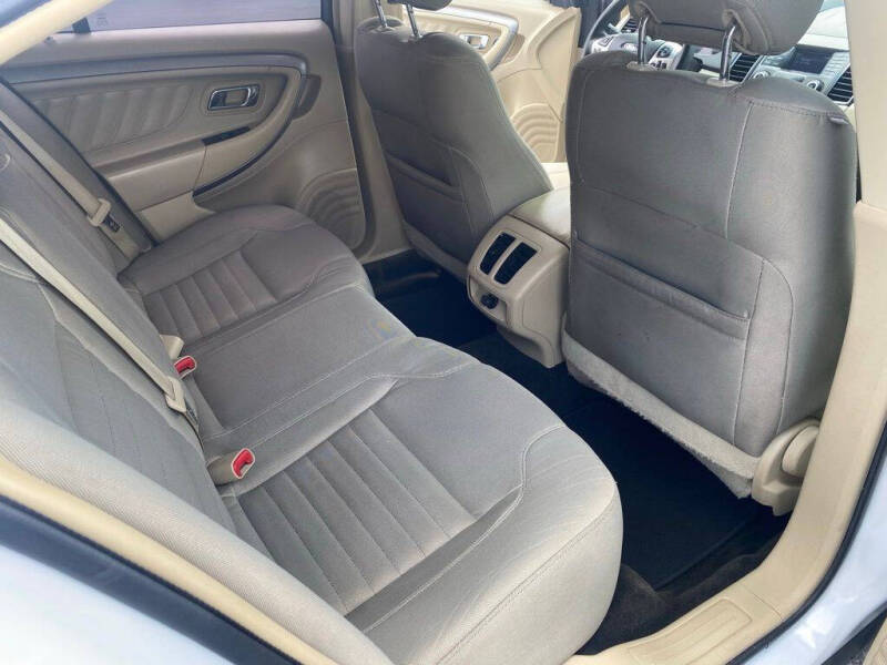 2015 Ford Taurus