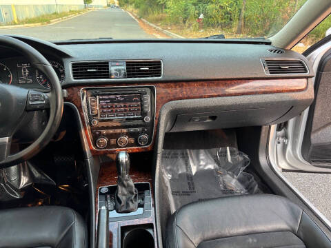 2012 Volkswagen Passat TDI SEL Premium