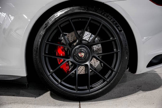 2018 Porsche 911 Carrera GTS