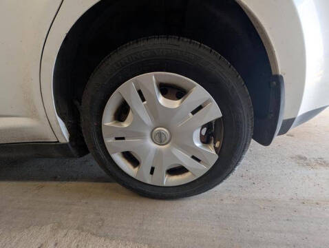 2012 Nissan Versa 1.8 SL