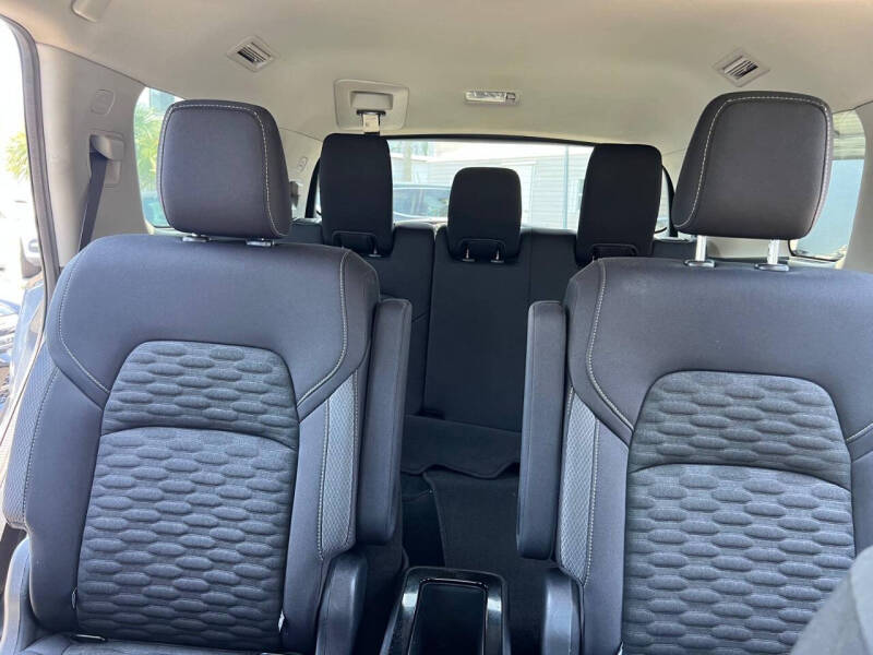 2022 Nissan Pathfinder SV