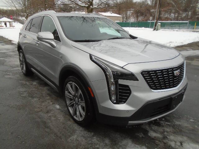 2022 Cadillac XT4 Premium Luxury