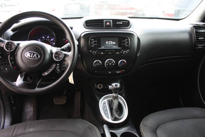 2016 Kia Soul +