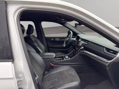 2022 Jeep Grand Cherokee L Laredo