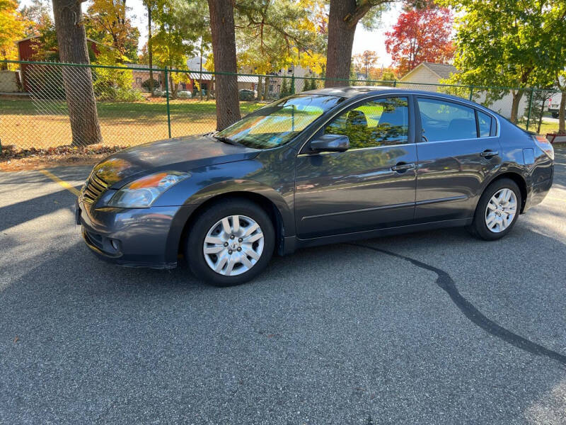 2009 Nissan Altima S photo 2