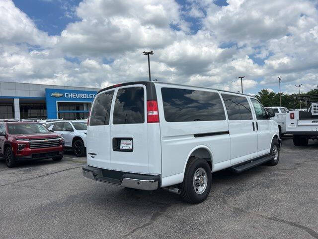 2025 Chevrolet Express 3500