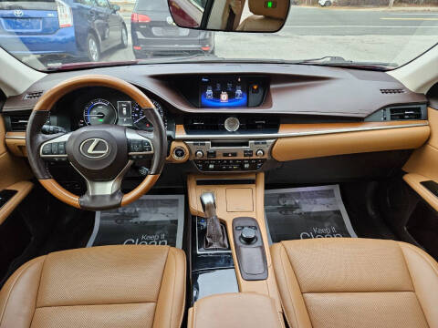2016 Lexus ES 300h