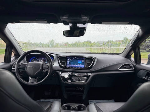 2021 Chrysler Pacifica Touring L