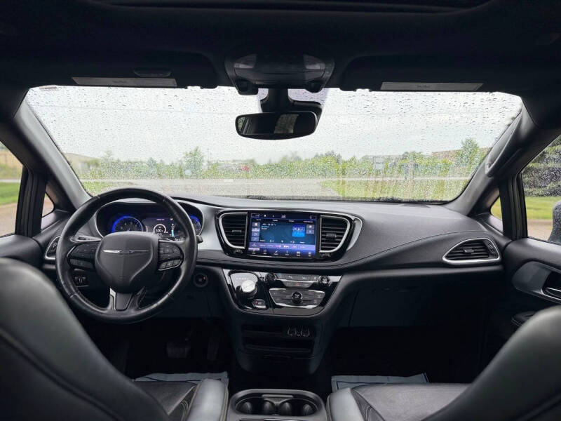 2021 Chrysler Pacifica Touring L
