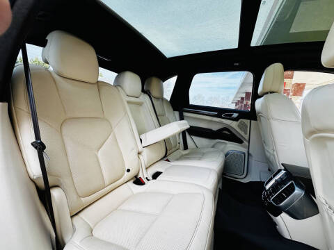 2015 Porsche Cayenne Turbo