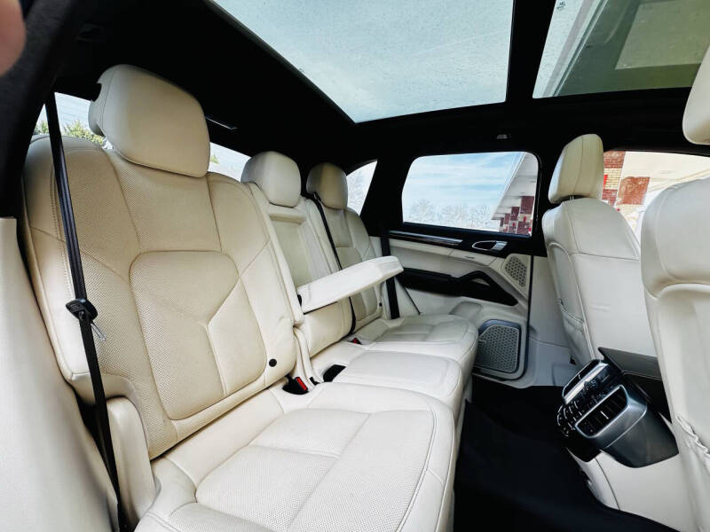 2015 Porsche Cayenne Turbo