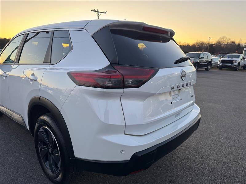 2025 Nissan Rogue SV