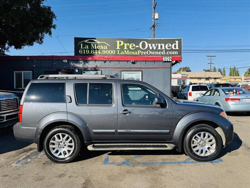 2011 Nissan Pathfinder LE