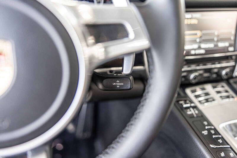 2016 Porsche Panamera 4 Edition